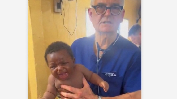 Metodo rapido: il medico spiega come fermare il pianto di un neonato in ...