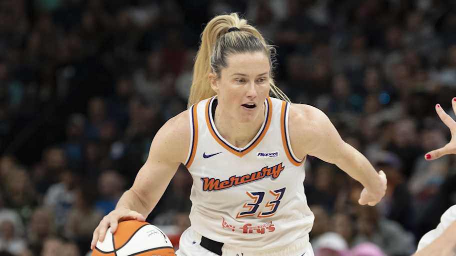 Mercury's Whitcomb shoots lights out in college