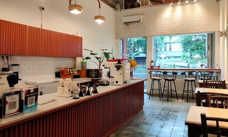 10 Tempat Ngopi Nyaman Dekat Stasiun Purwosari, Mulai dari Angkringan hingga Cafe Cozy