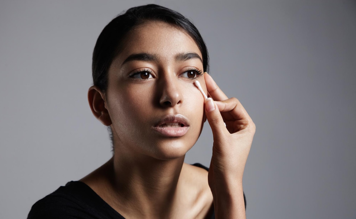 Skincare hacks to remove dark circles at home naturally, without makeup