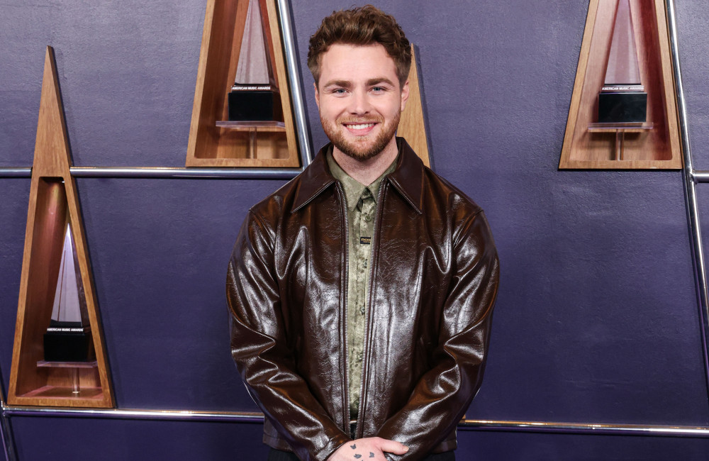 Alex Warren hails Lewis Capaldi with giving him 'outlet in music' for ...