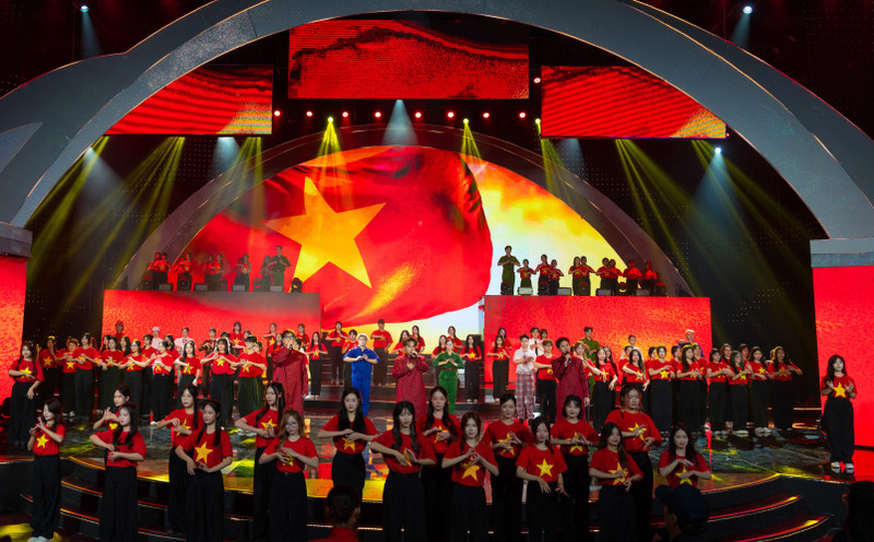 Đức Phúc tung toàn bộ loạt hit về tình yêu trên sân khấu Chào năm mới 2026