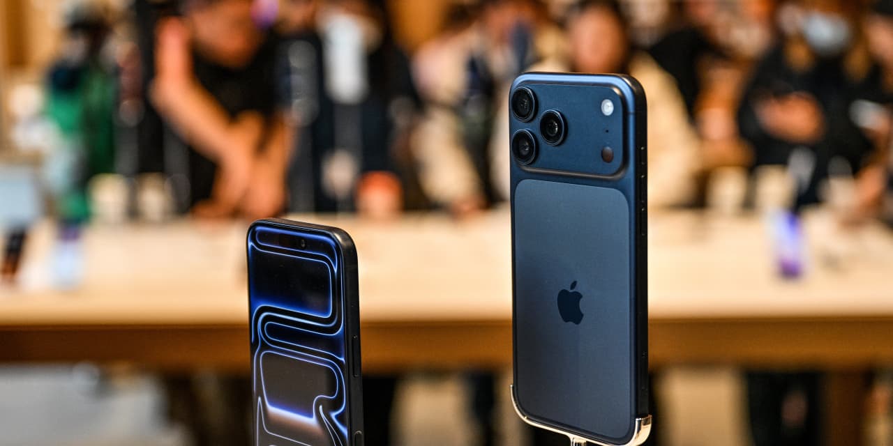 Apple's stock could rise 30% if it strikes an Nvidia deal for AI, this analyst says