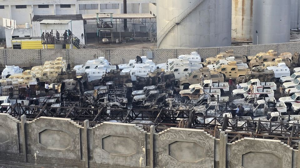 UAE says it will withdraw its remaining forces in Yemen after Saudi Arabia struck port city<br><br>