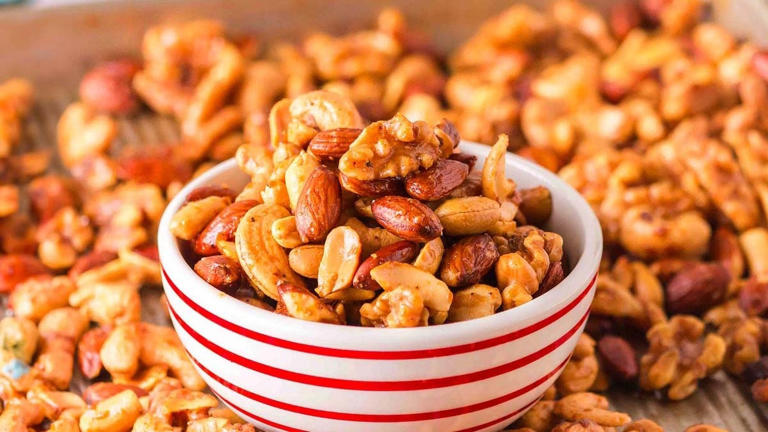 Lượng muối tiềm ẩn từ các loại hạt rang có thể gây ảnh hưởng lâu dài đến thận.