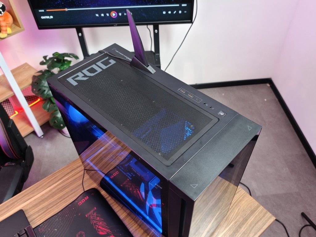 Review ROG GM700: Desktop pre-built RTX 5080, quad-fan, tool-less