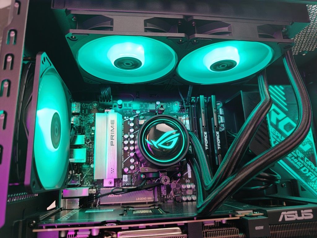 Review ROG GM700: Desktop pre-built RTX 5080, quad-fan, tool-less