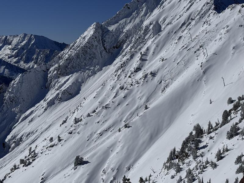 High avalanche danger in Utah mountains, experts urge caution<br>