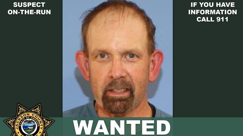 Southern Oregon manhunt underway for suspect in multiple vehicle thefts