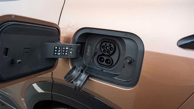 En Allemagne, ce trou impressionnant est le résultat d’un braquage à la ...