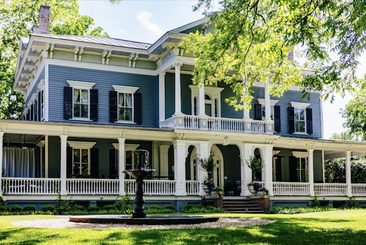 Elmwood 1820 Bed & Breakfast Inn