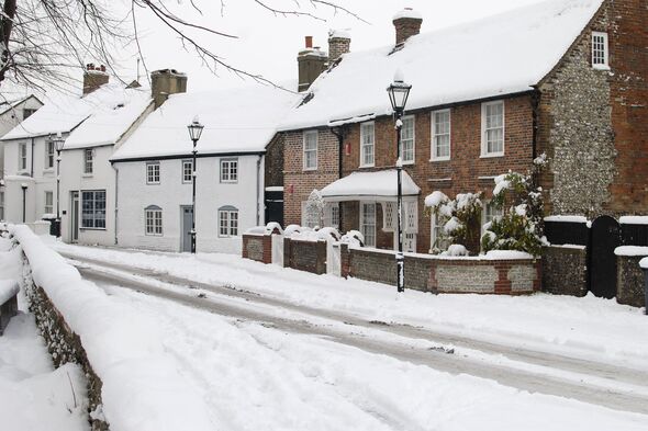 UK weather maps show exact date snow blankets England, Scotland, Wales ...