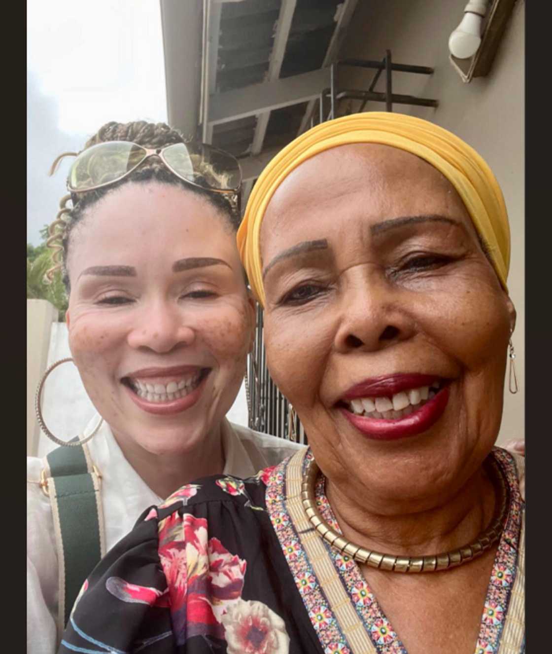 Look at the photo of Leleti Khumalo and her mom that has the(02)