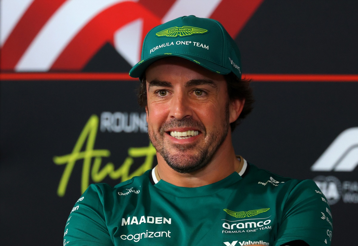 Fernando Alonso takes delivery of a £210,000+ super SUV in Monaco