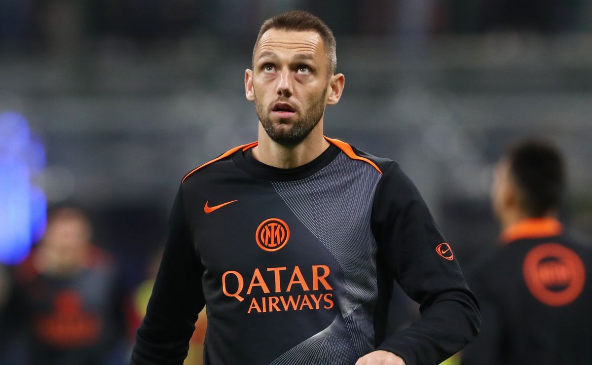 Lamine Yamal podría unirse al defensa de la Serie A mientras el Barcelona apunta al jugador del Inter de Milán.