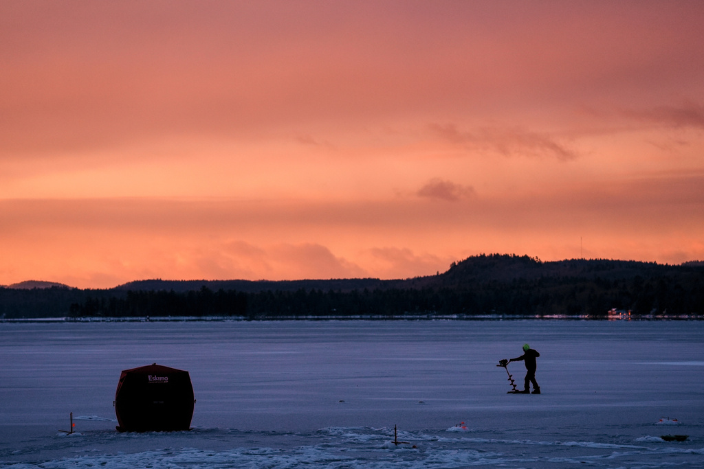 Arctic blast brings snow and wind to the Great Lakes and Northeast