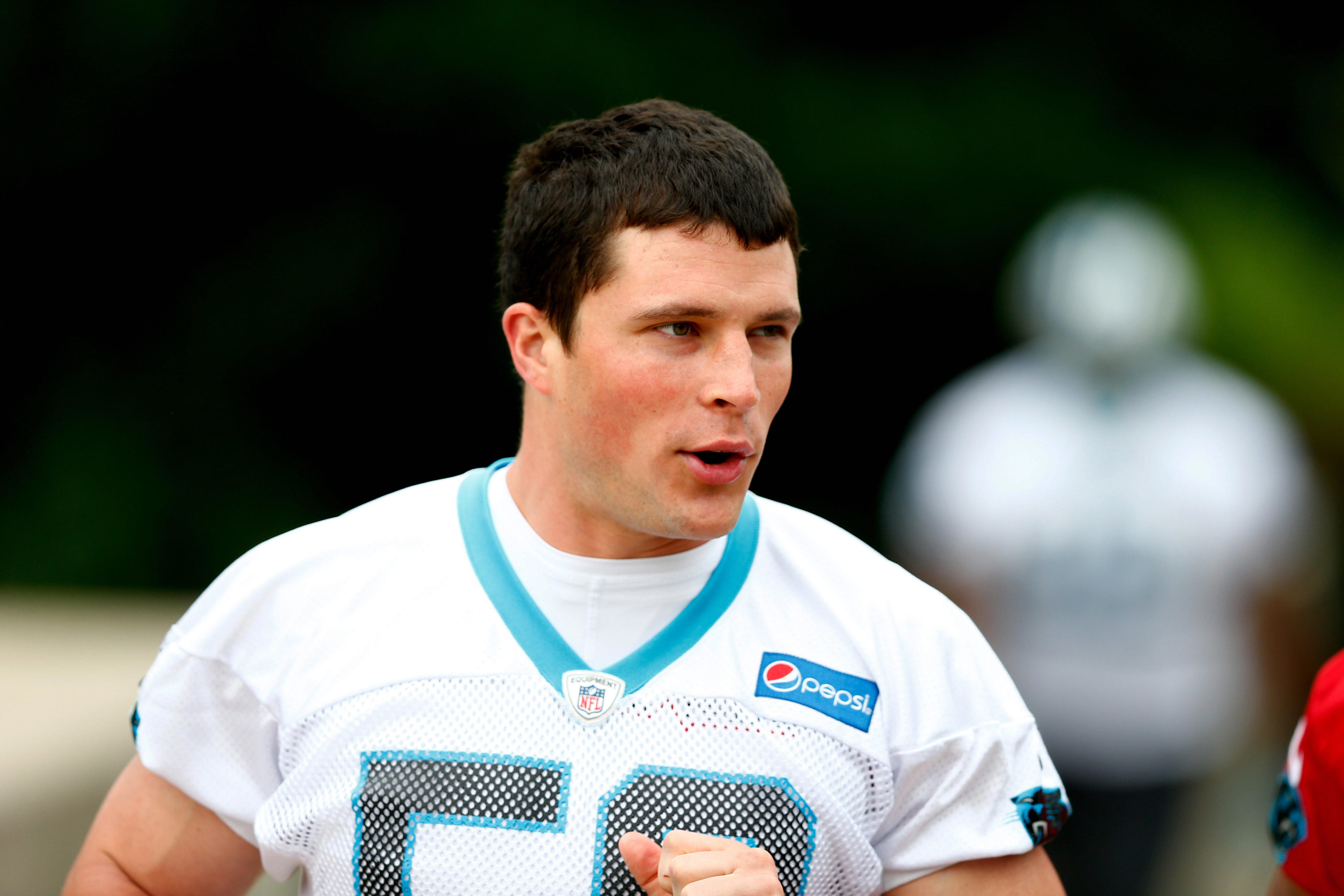 Luke Kuechly, Bengals' Willie Anderson named Hall of Fame finalists