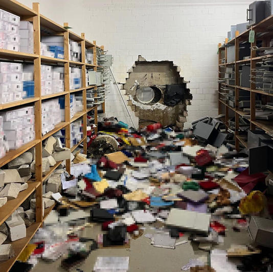 The burglars used professional equipment to pull off the elaborate heist - Jam Press/Polizei Gelsenkirchen