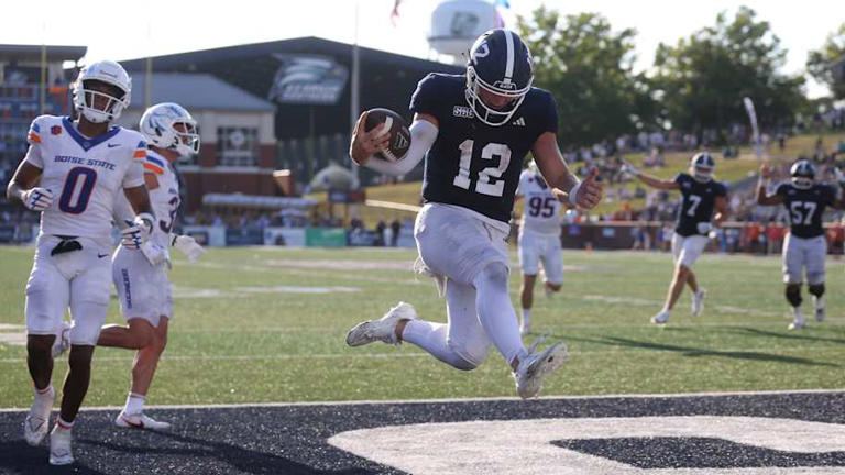 3,000-yard college football QB enters NCAA transfer portal