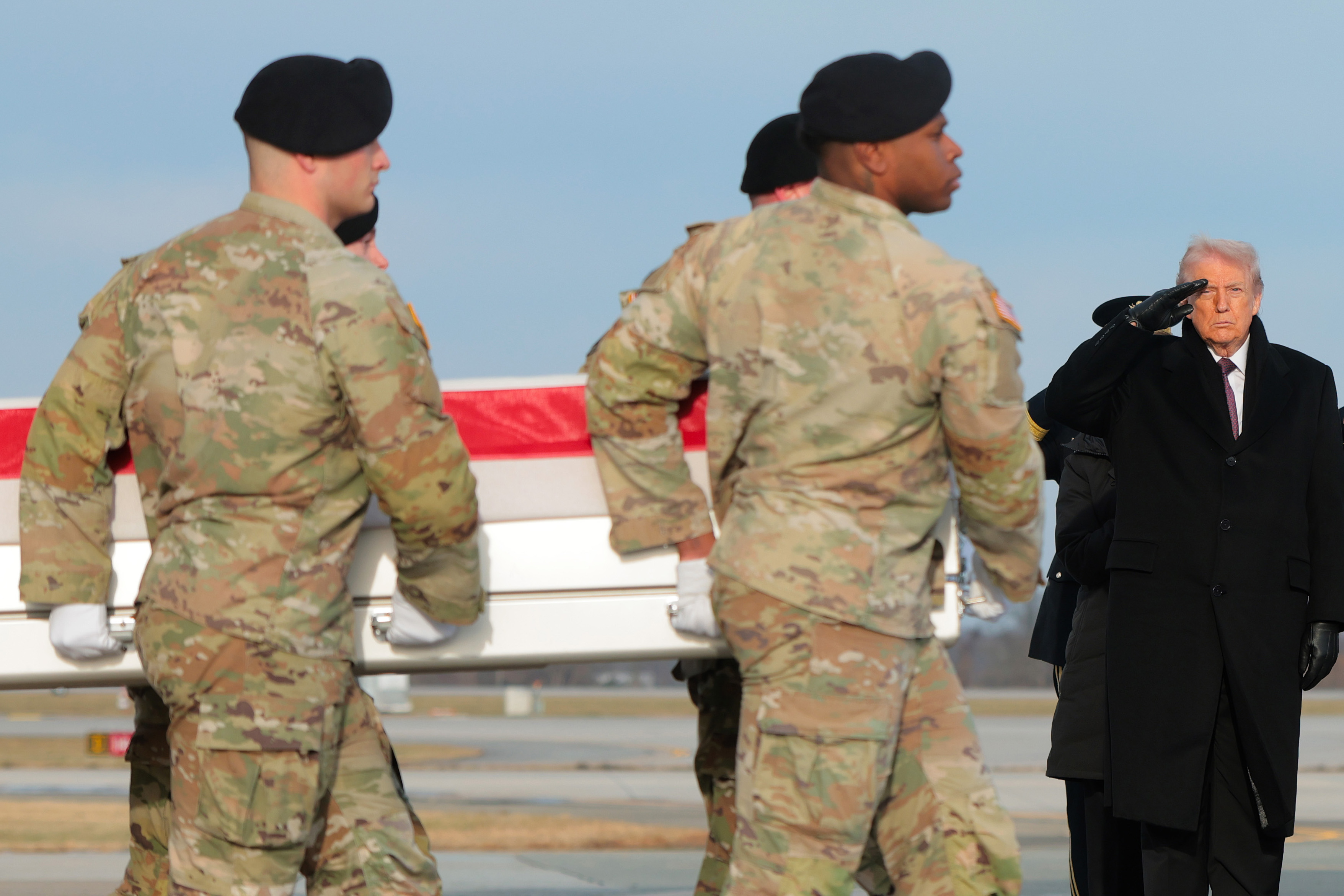 US operations in Syria against Islamic State kill seven, capture fighters