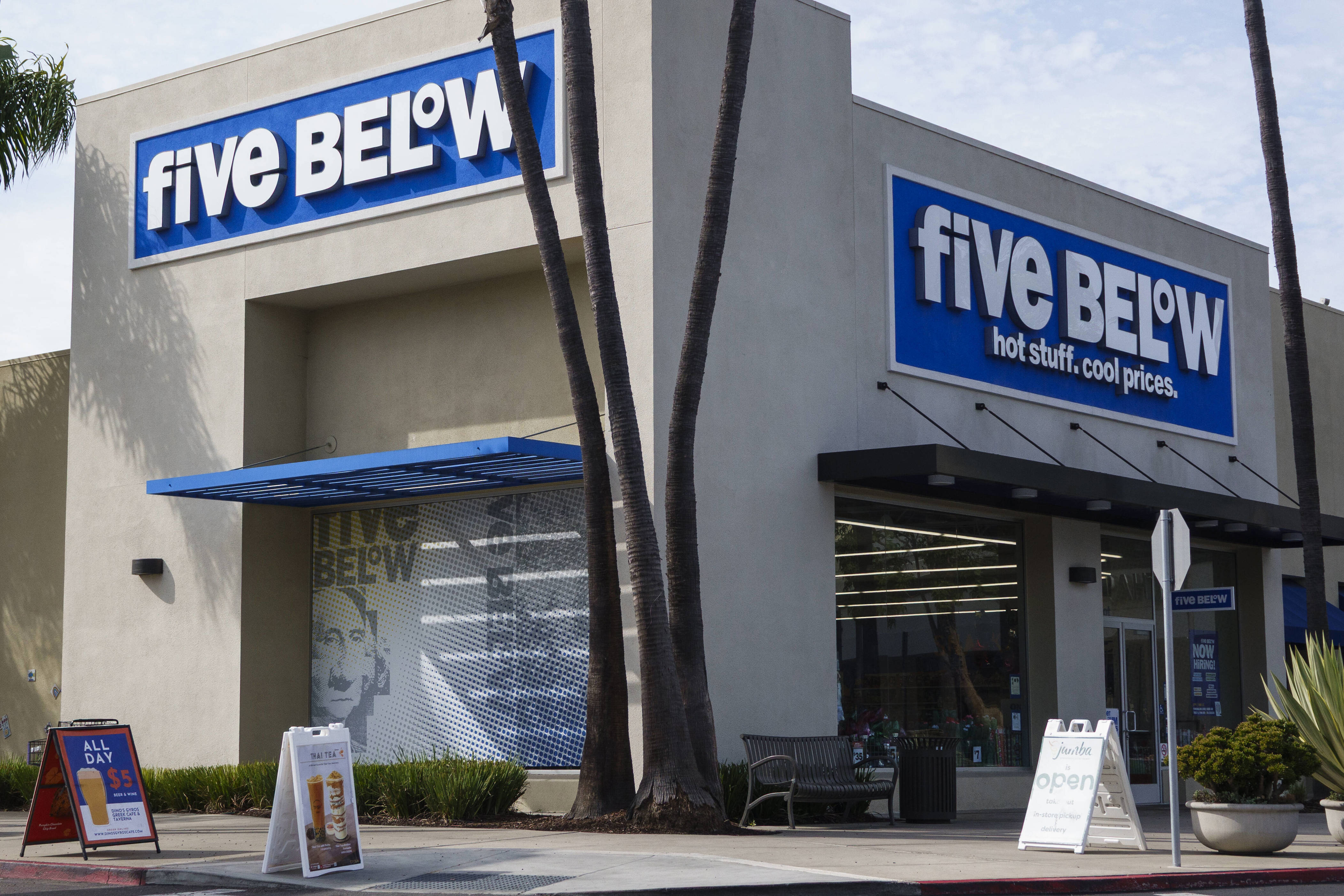 is-five-below-open-on-new-year-s-day-2026-store-hours-and-dates-explored