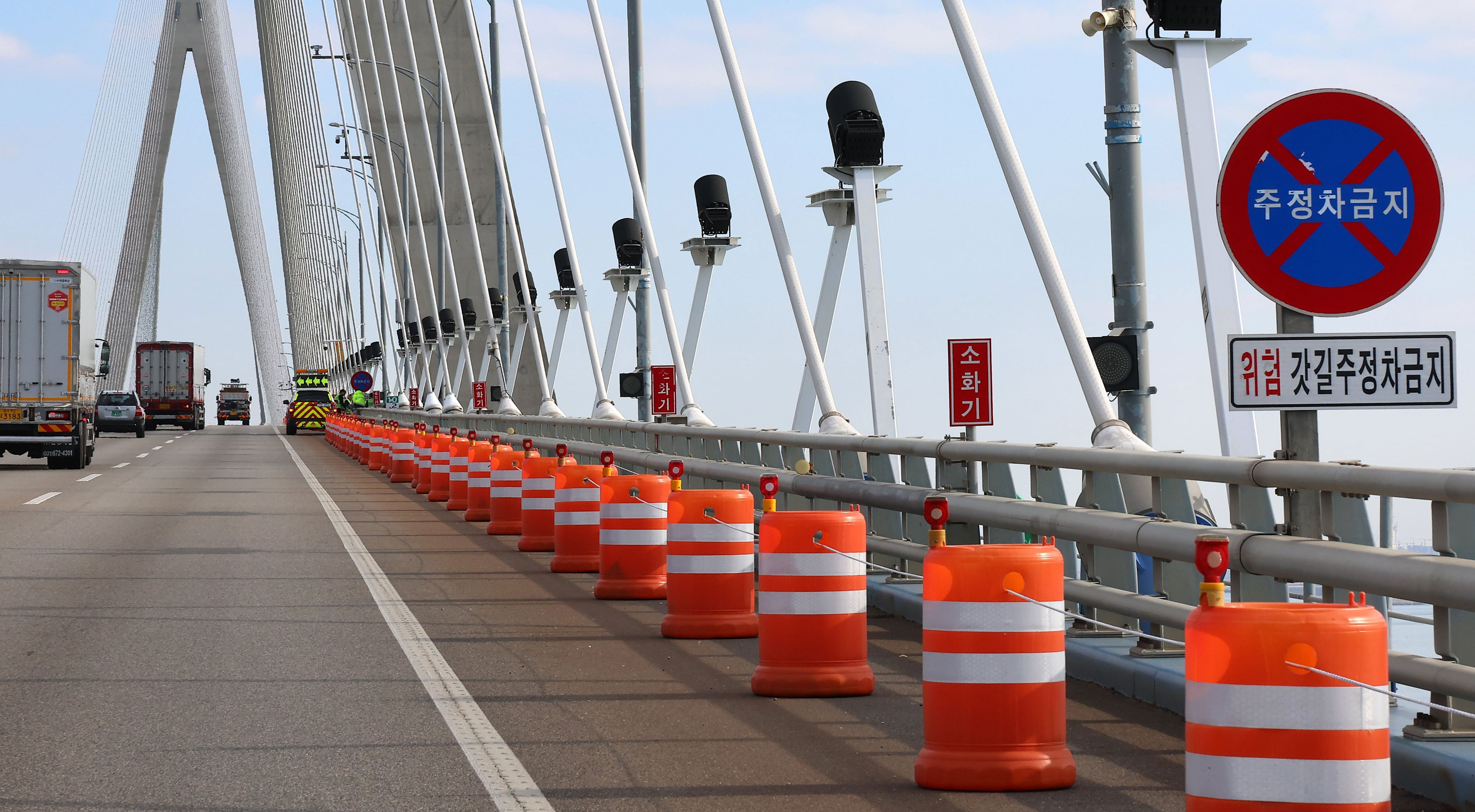 ministry-to-install-safety-railings-on-incheon-bridge