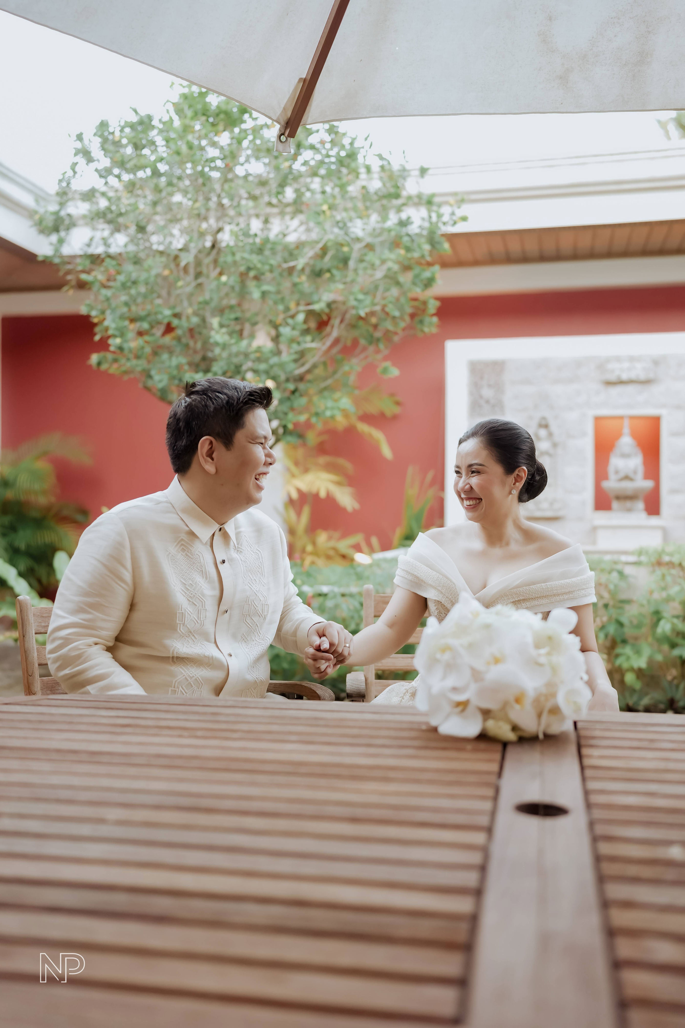 Aika Robredo and Jim Guzman tie the knot with a meaningful modern ...