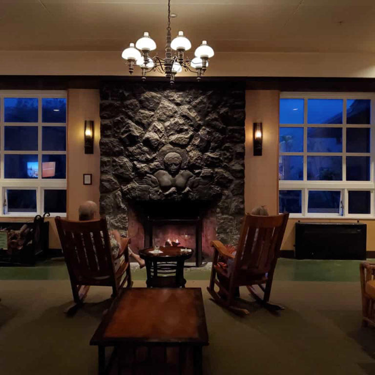Volcano House, the oldest hotel on the Big Island of Hawaii, in Hawaii ...