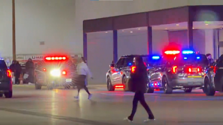 Willowbrook Mall shooting: Video shows shoppers rushing out amid heavy ...