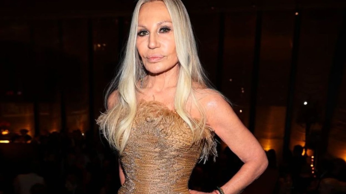 10 colores que Donatella Versace recomienda no usar en enero (y por qué), image size:1200x675