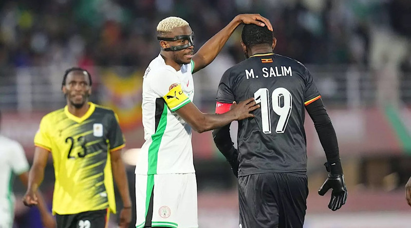 Chuyện khó tin tại Cúp châu Phi: Một đội tuyển phải sử dụng 3 thủ môn trong 11 phút