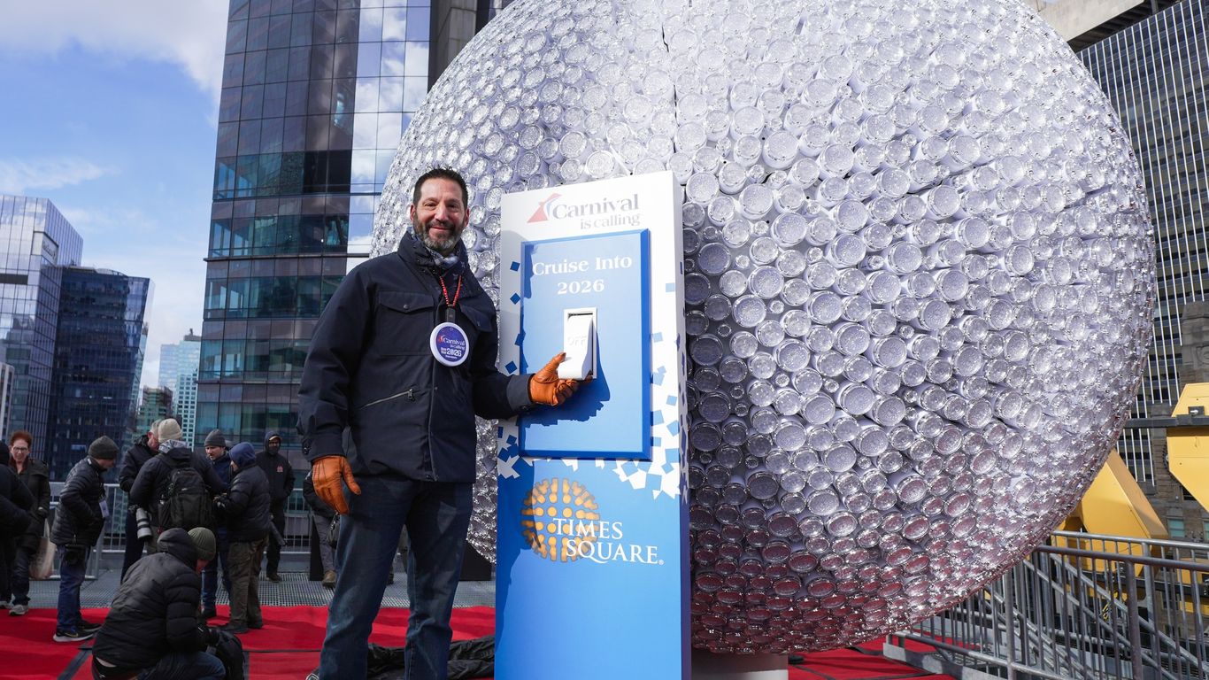Carnival returns as official cruise line sponsor for Times Square New Year