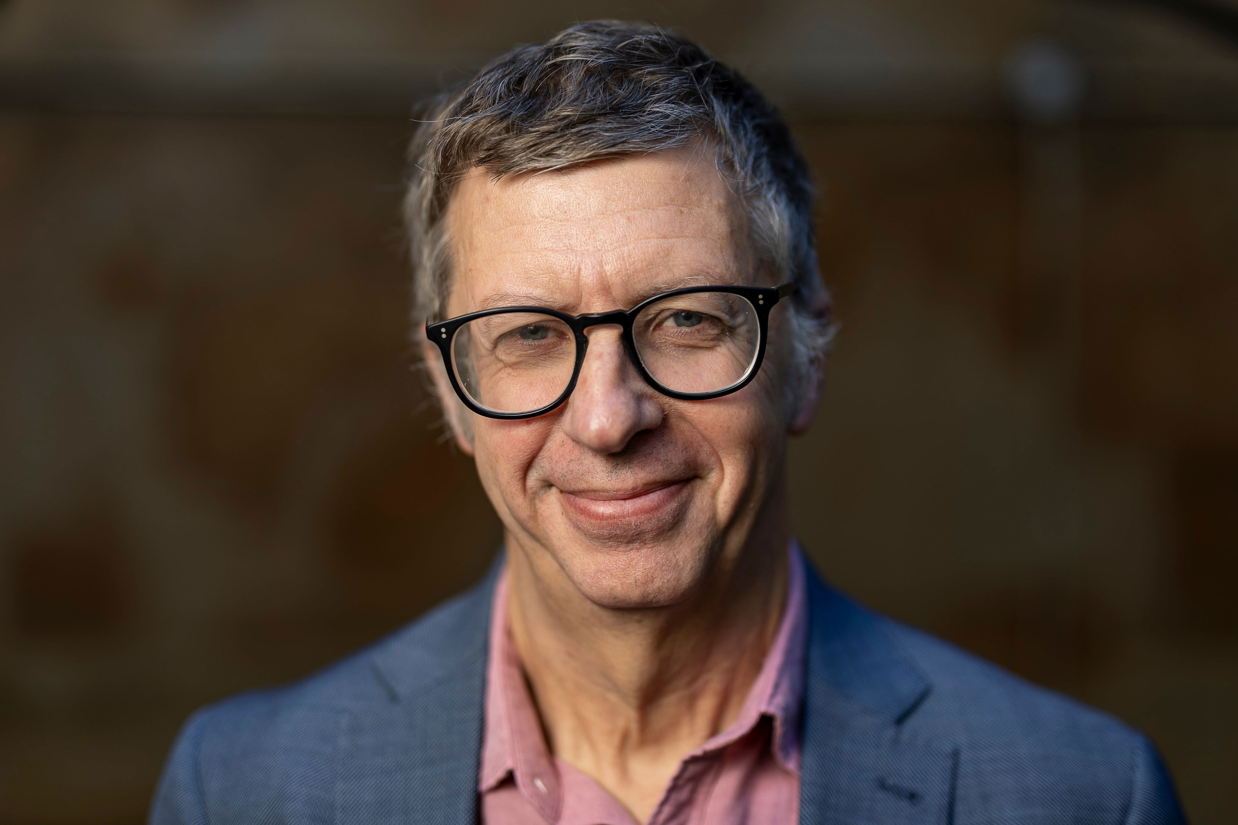 El neurocientífico Luis de Lecea, fotografiado en Barcelona horas antes de asistir a una jornada científica organizada por la Cátedra UB-Adsalutem del sueño y sus trastornos.