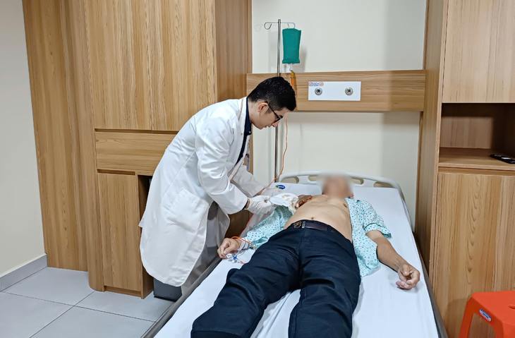 Chủ quan, nhiều nam giới ung thư vú giai đoạn muộn