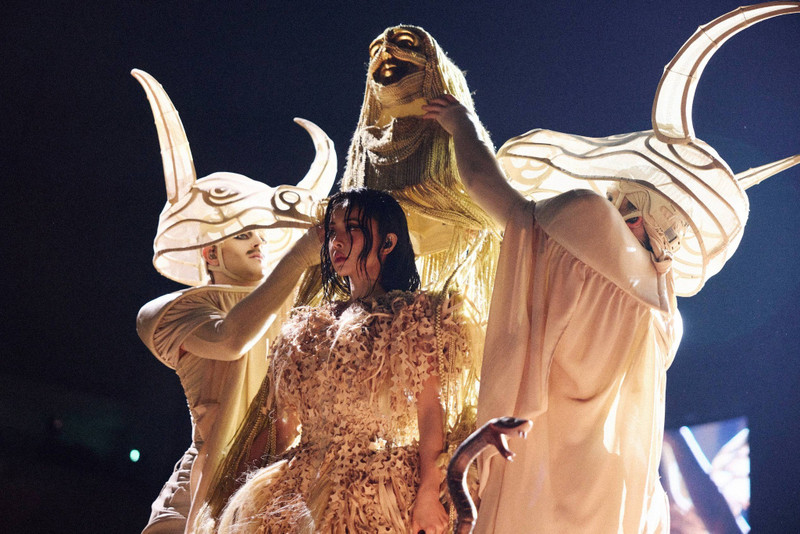 Nữ ca sĩ bị yêu cầu dừng concert