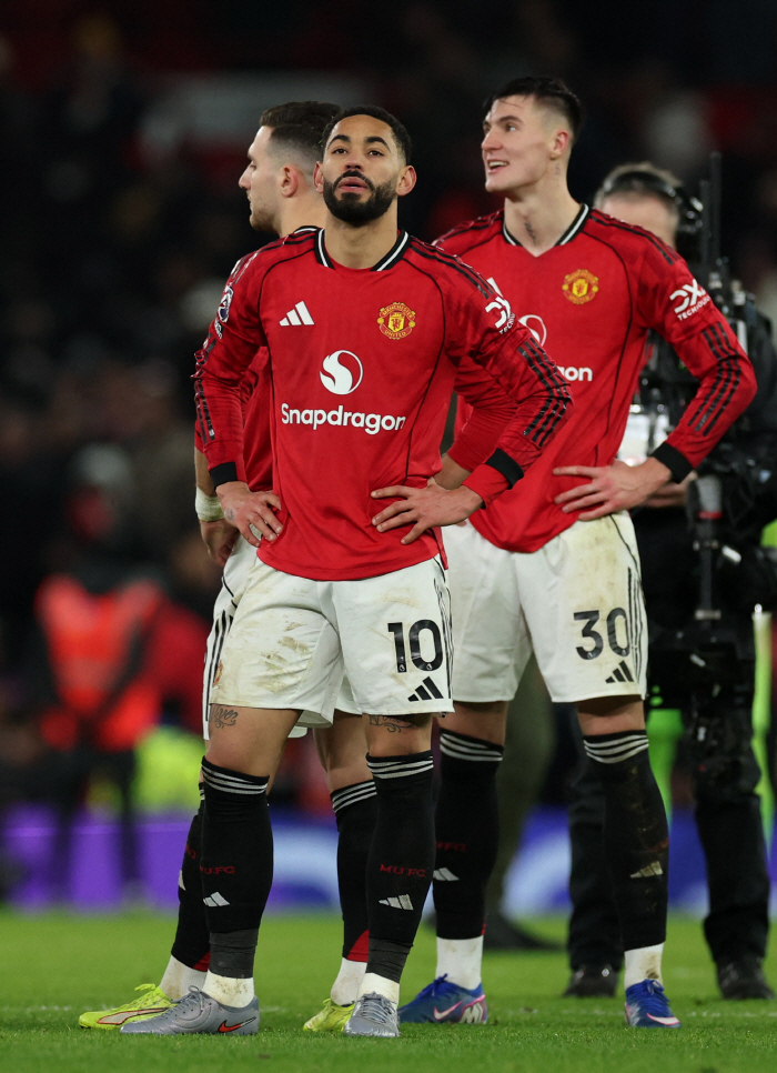 He's just a foil run, too! ST's that get smashed whenever Manchester ...