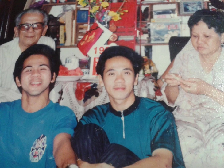 Thành Lộc xúc động gặp lại kỷ vật của ba Thành Tôn do khán giả trao lại