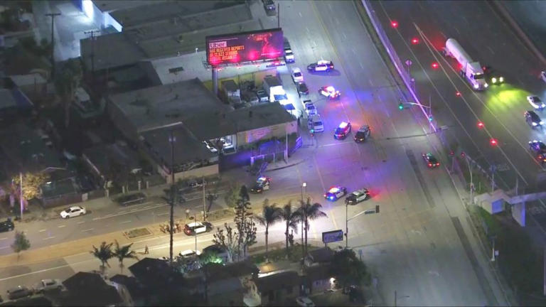 1 killed, 3 hospitalized after shooting in East Los Angeles