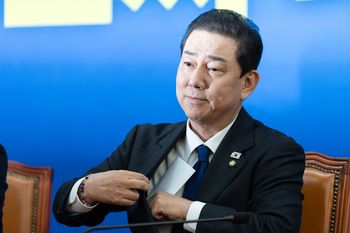 Criminal complaints against former DP floor leader transferred to Seoul Metropolitan Police Agency<br><br>