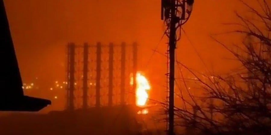 Drones attack Tuapse port and oil refinery, fires break out - video
