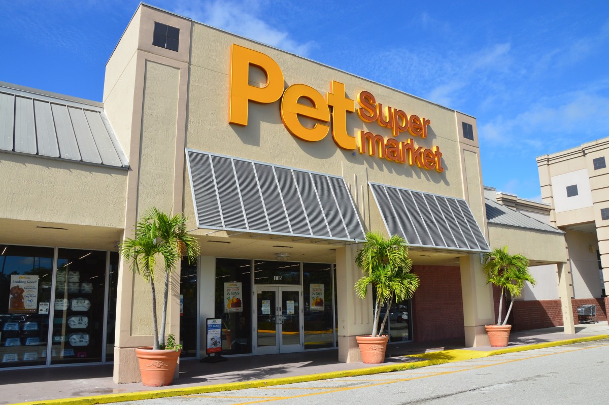 These are Pet Supermarket's New Year's Day hours