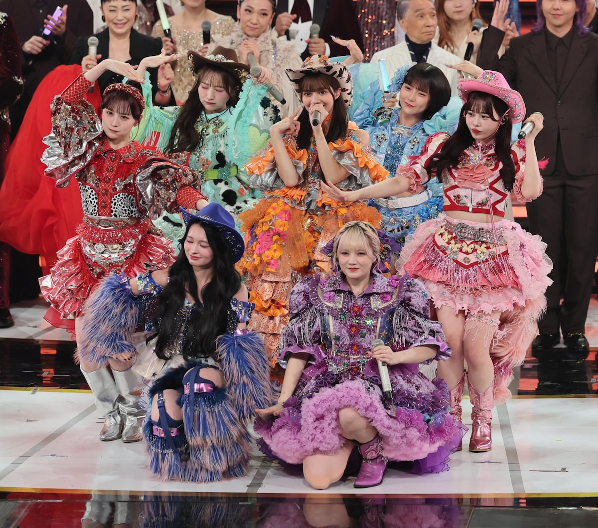 【獅子頭】　紅白ペア 新製品樹脂製 宇津獅子頭8寸白髪付き