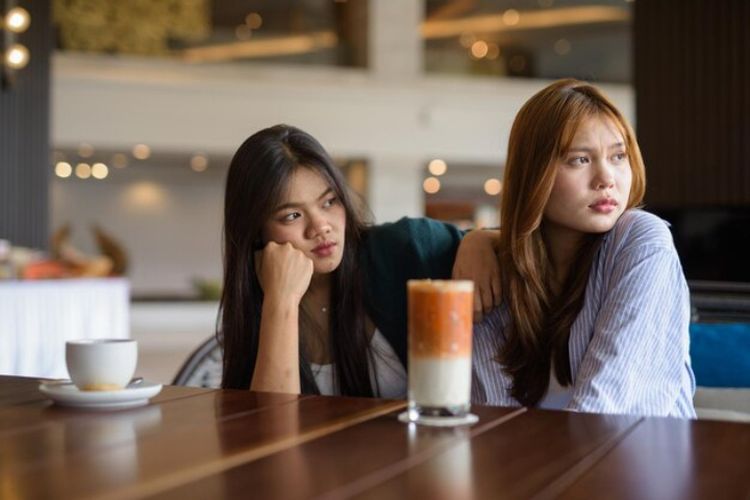 Psikologi: 6 Pertempuran Senyap yang Dihadapi Orang Berubah dari Disukai Jadi Melelahkan