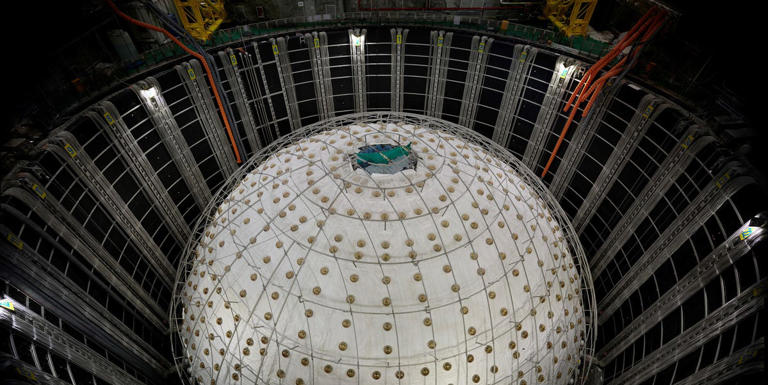 Una enorme esfera subterránea intenta atrapar a los fantasmas del universo y revelar nueva física.