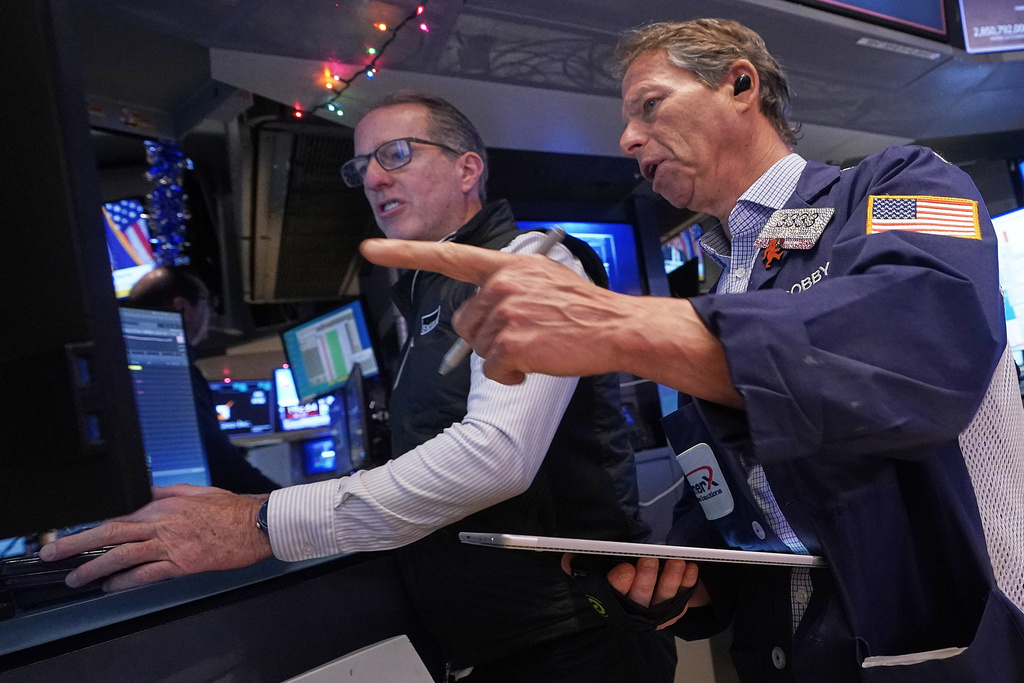Wall Street baja ligeramente en operaciones ligeras antes de la campana de apertura final de 2025