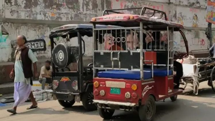 GMC to bar e-rickshaws from major Guwahati roads, unregistered vehicles ...
