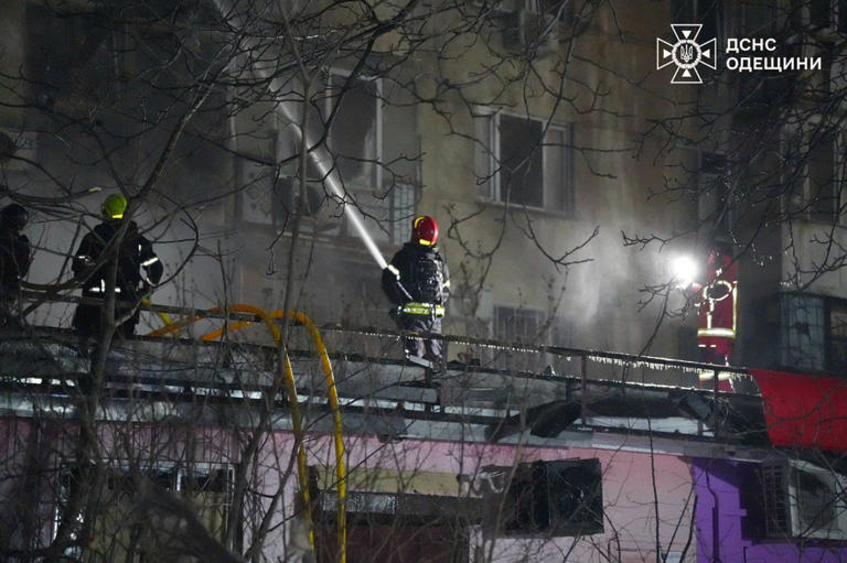 Drones rusos bombardean Odesa, Ucrania, y dejan 6 heridos, incluidos niños