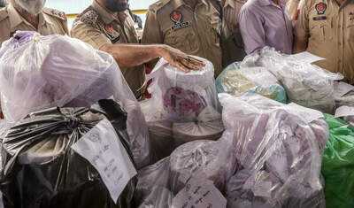 Delhi police arrest two in major drug trafficking bust