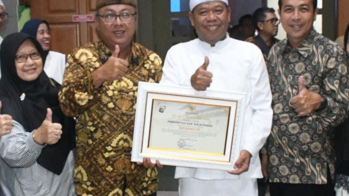 Bupati Majalengka Bawa Pemkab Raih Predikat Informatif Terbaik Jawa Barat