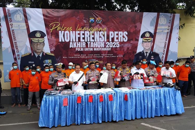 Polres Lumajang Tunggak 40 Kasus, Temukan Penimbunan Solar dan Ladang Ganja Semeru